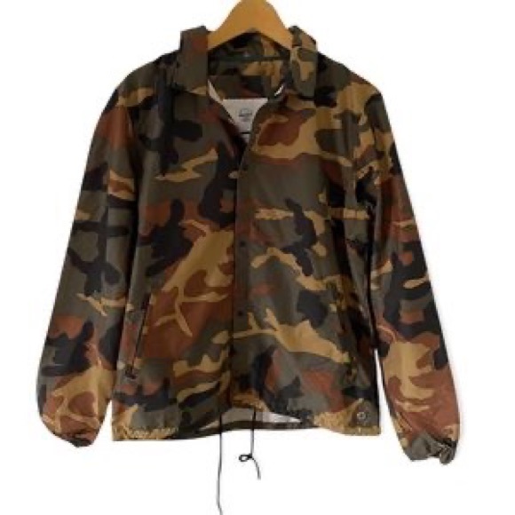 Like NEW Small Herschel Voyager Coach Wind Jacket. - Picture 5 of 5